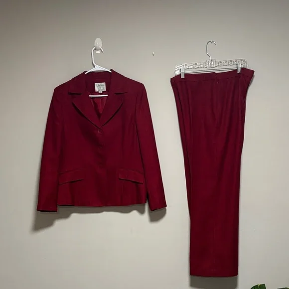 Collections for Le Suit Burgundy Suit Set - Picture 4 of 9